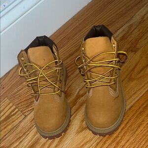Tan Timberlands. Worn a few times, very good condition, 10C (toddler)